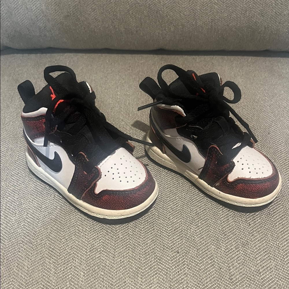 Nike Jordan Kids' Black and White Sneakers with Red Accents size 4C / Toddler